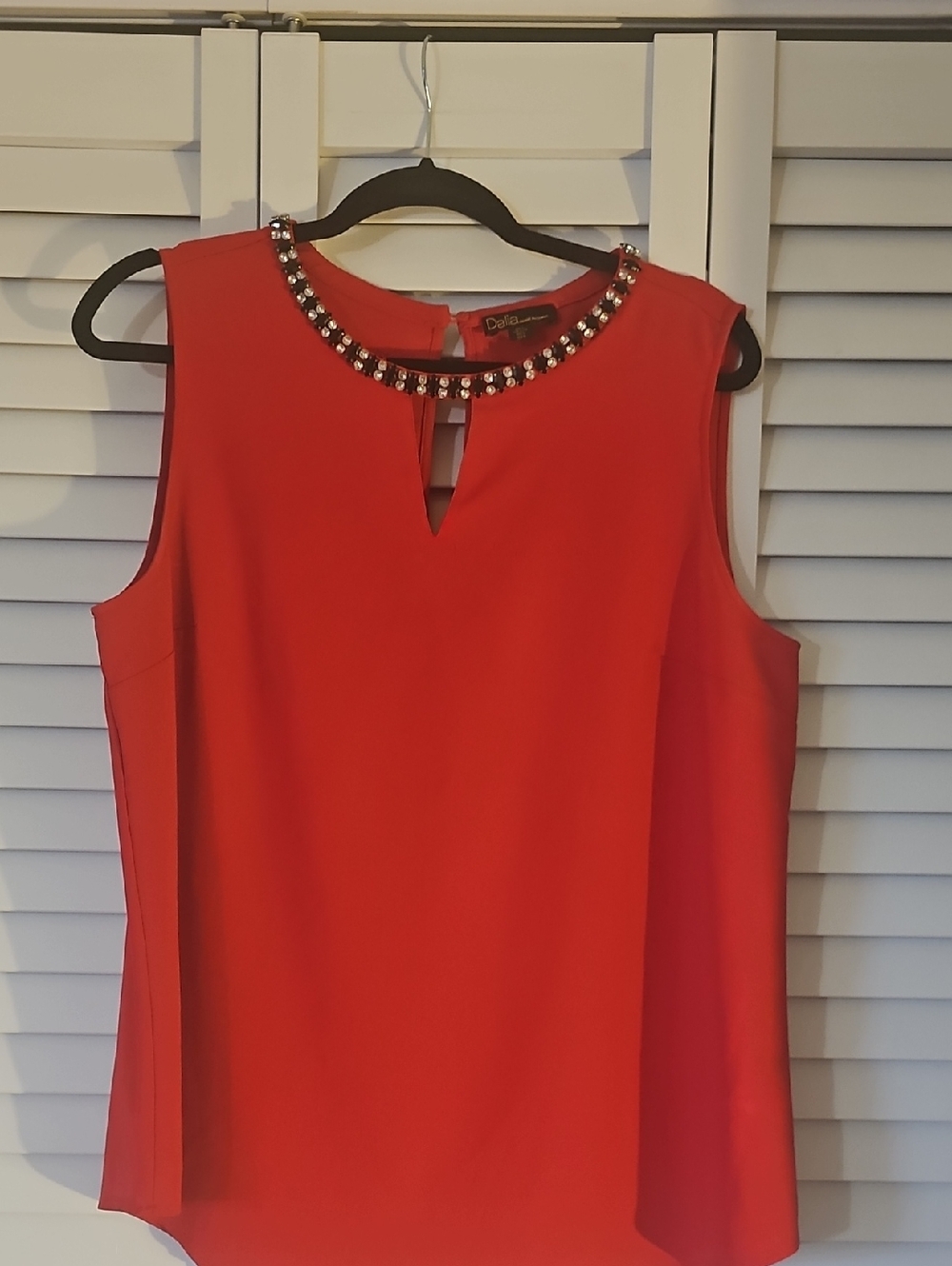 Dalia Collection Red Sleeveless Jewel-Neck Camisole